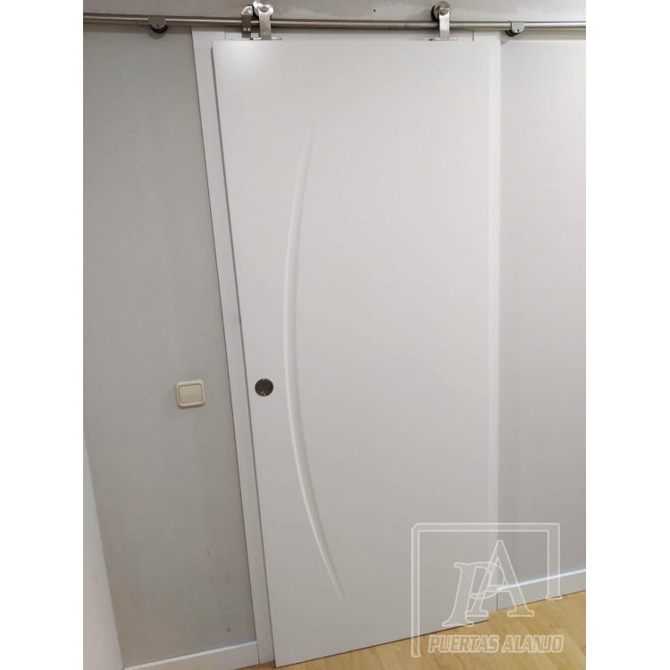 Puerta abatible ciega-vidriera,corredera ciega ,carpelino y frente de armario en blanco lacado