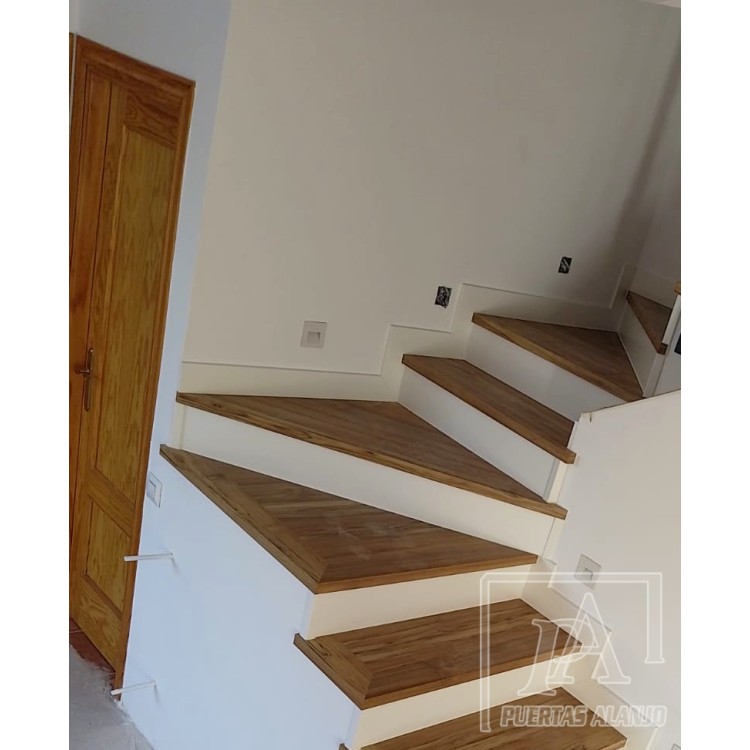 Forrar escaleras con tarima laminada o vinílica