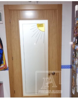 Puerta vidriera con dibujo